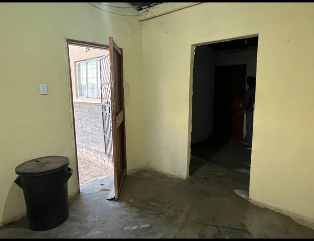 1 BEDROOM FREEHOLD FOR SALE IN LANGAVILLE